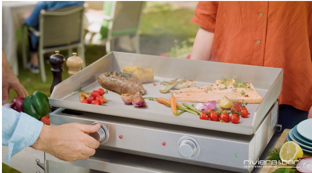 LA SAISON DES PLANCHAS EST OUVERTE AVEC RIVIERA & BAR 